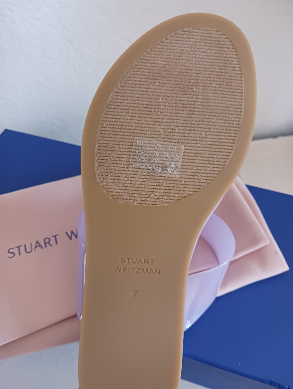 Stuart Weitzman Remy Toe Strap Sandal - Picture 6 of 6